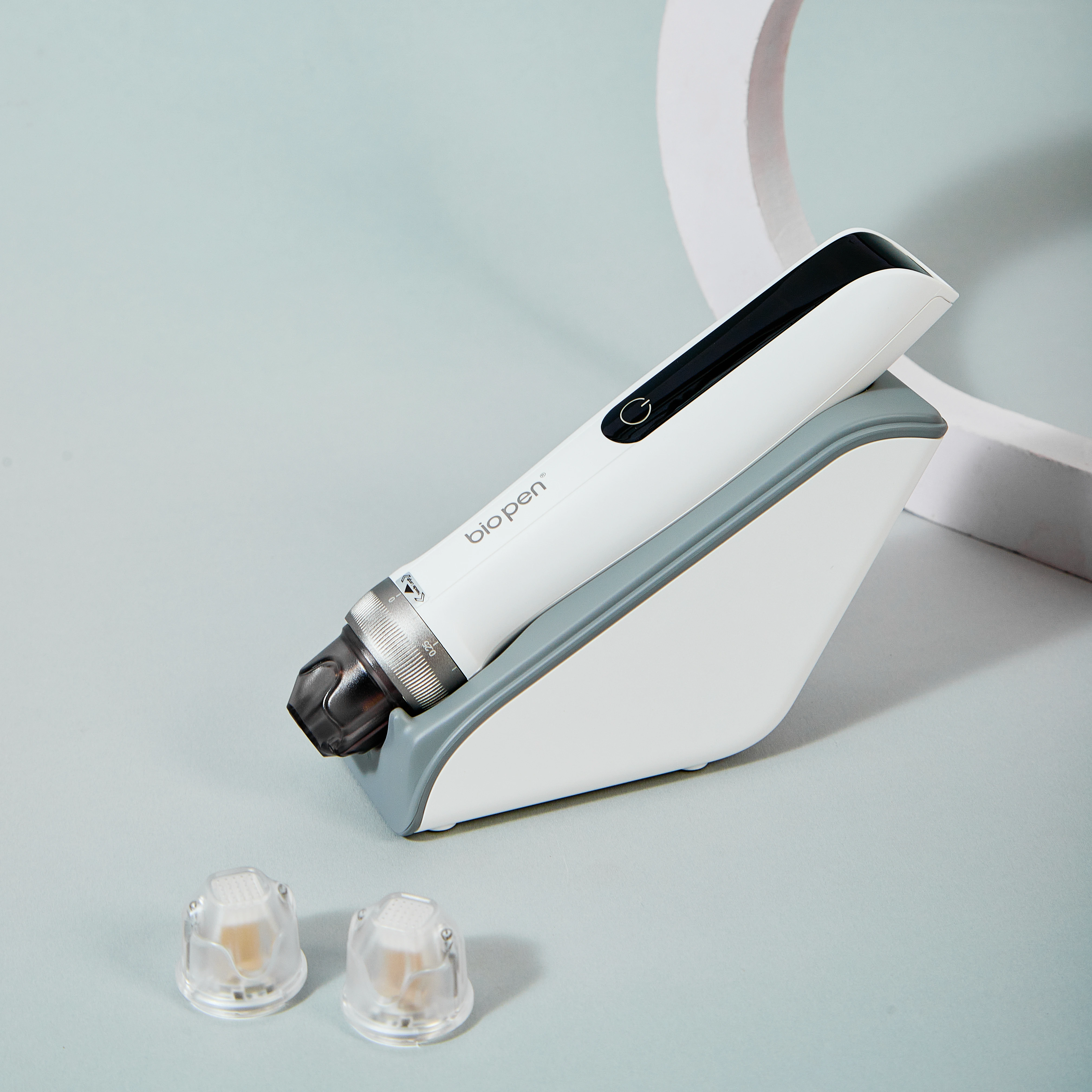 Bio Pen Q2 By Dr. Pen 3-in-1 Microneedling Pen With LED Light Therapy and Microcurrent